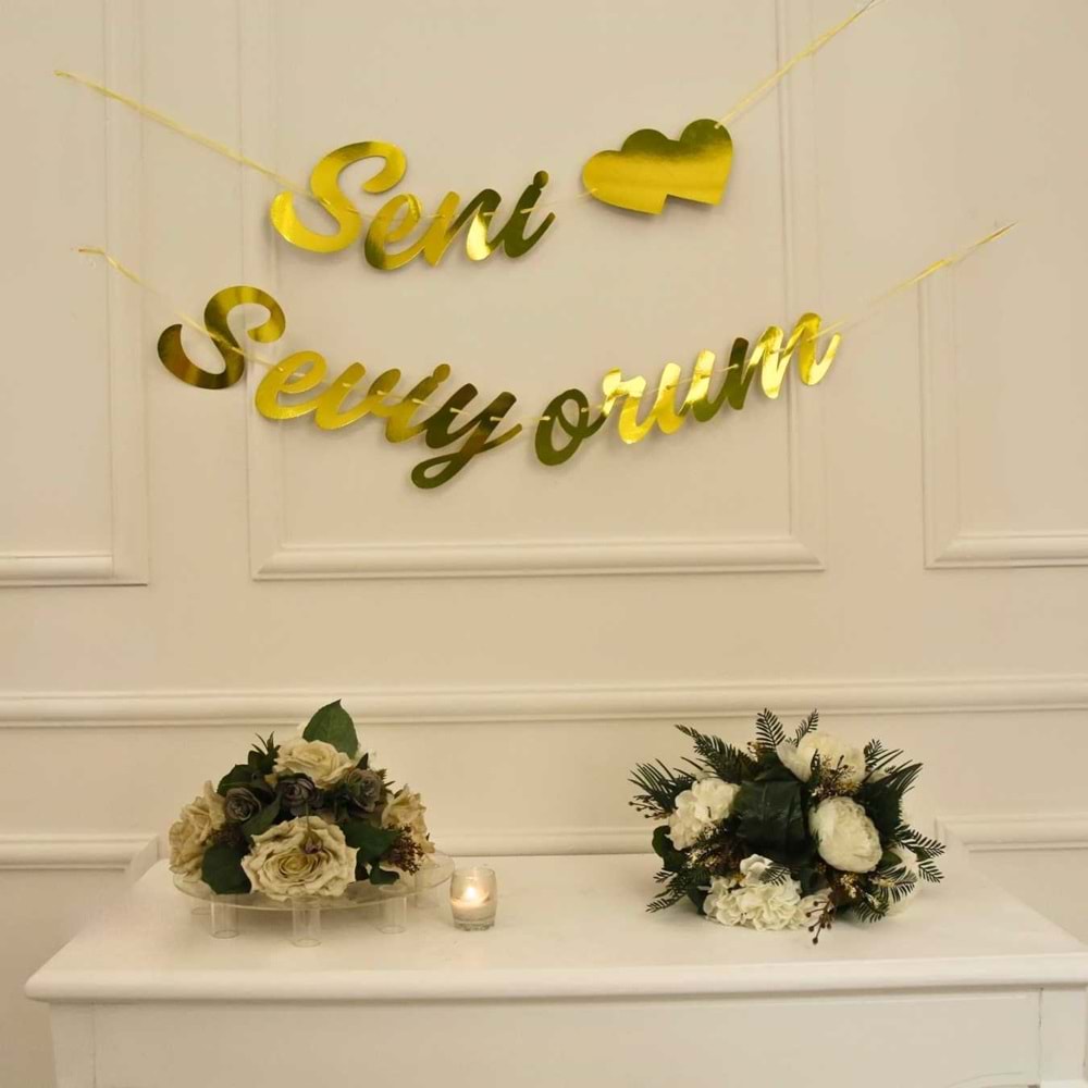 Gold Renkli Seni Seviyorum El Yazısı Banner Duvar Süsü