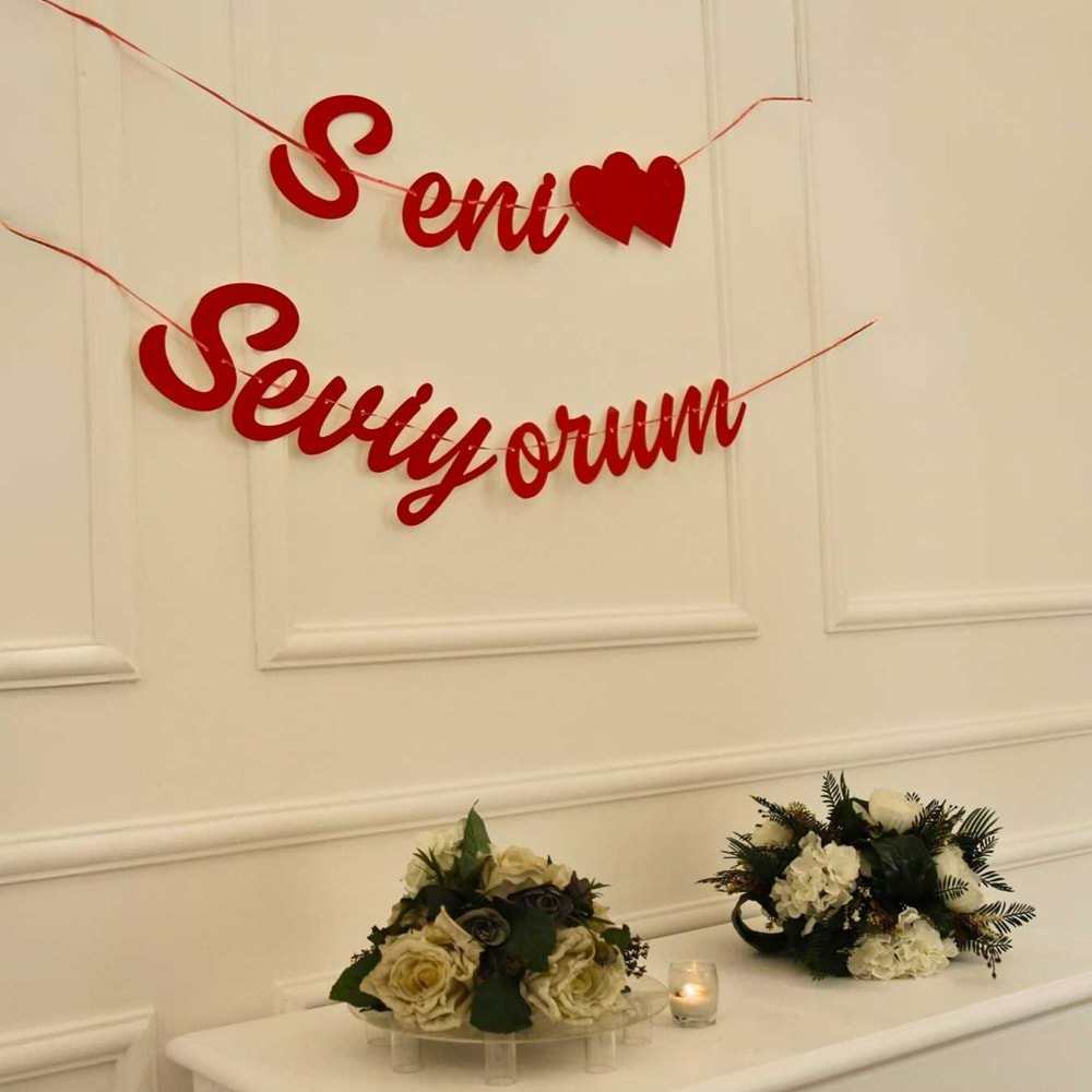 Simli Kırmızı Renkli Seni Seviyorum El Yazısı Banner Duvar Süsü